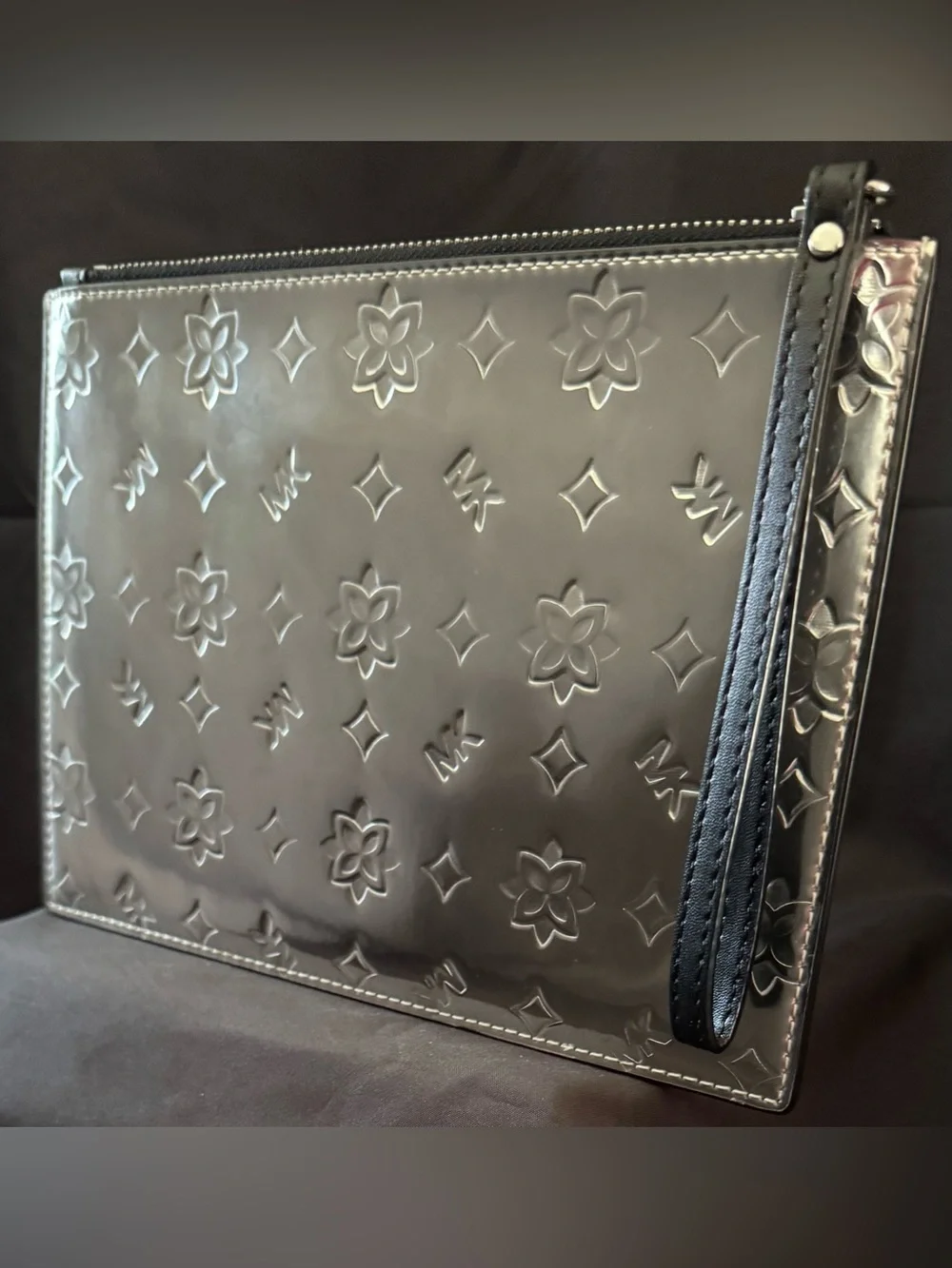Michael Kors Jet Set Travel Metallic Silver XL Zip Clutch Wristlet